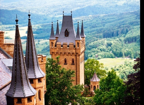 Замок Гогенцоллерн (Burg Hohenzollern), Германия. Знаменитая корона прусских королей — главная реликвия этих мест.