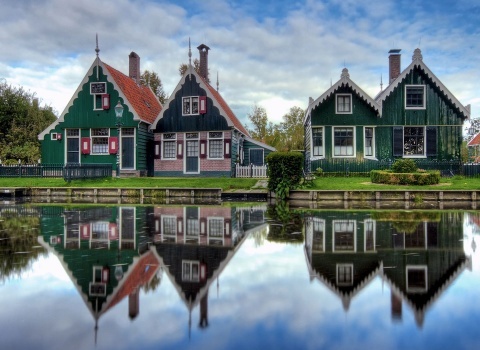 Гитхоорн (Giethoorn) (Нидерланды). Деревня насчитывает около 3000 жителей