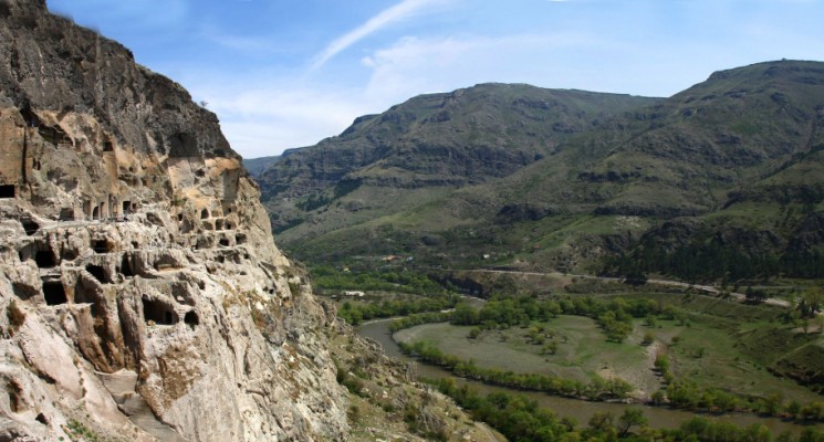 Пещерный монастырский комплекс Вардзия